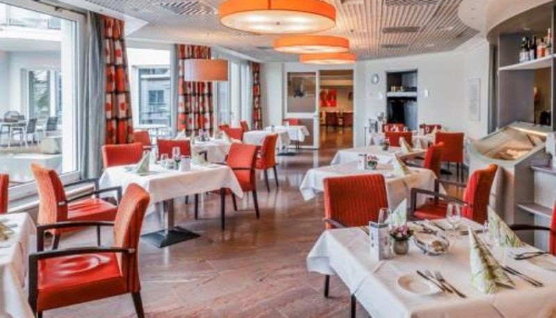 Salle de petit-déjeuner dans le restaurant - Senioren-Residenz Segeten