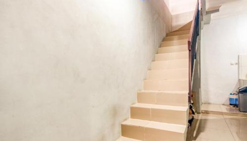 Area esterna dell'hotel - RedDoorz near Graha Cijantung Mall
