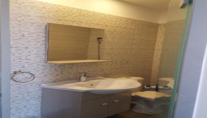 Łazienka - LUX Hotel 5 mins walk from port of Piraeus and metro station