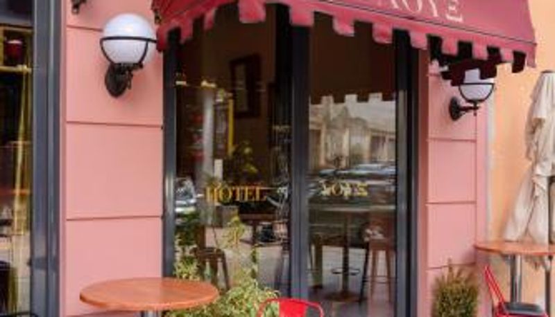 Bilgi - LUX Hotel 5 mins walk from port of Piraeus and metro station