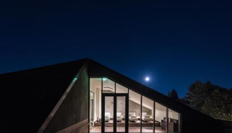 Info - The Lynx Mountain Resort