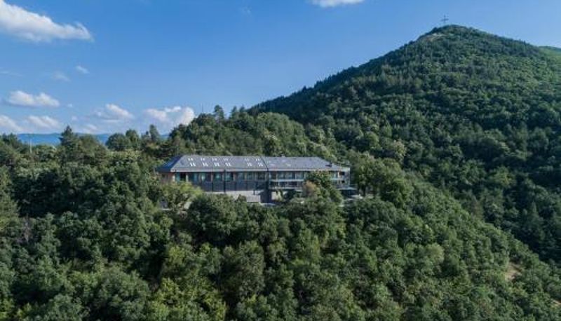 Buitenruimte van het hotel - The Lynx Mountain Resort