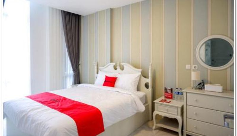 Zimmer - RedDoorz Plus @ Madukoro Raya Semarang
