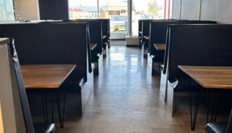 Restoran içinde kahvaltı salonu - Parkside Inn