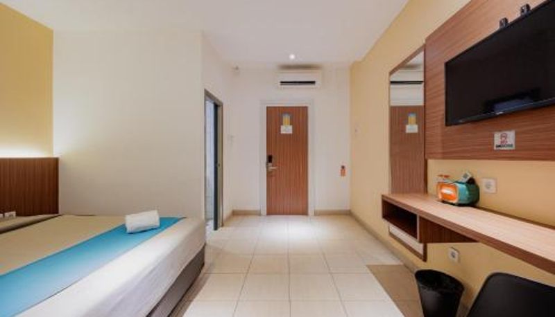 Camera - Sans Hotel Roxy Jakarta