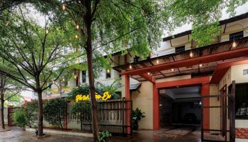 Informacje - Urbanview Syariah Hotel Tiga ER near Karawang Central Plaza