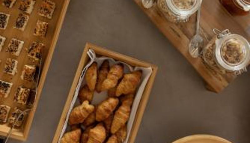 Sala prima colazione all'interno del ristorante - NŌSTOS Serifos
