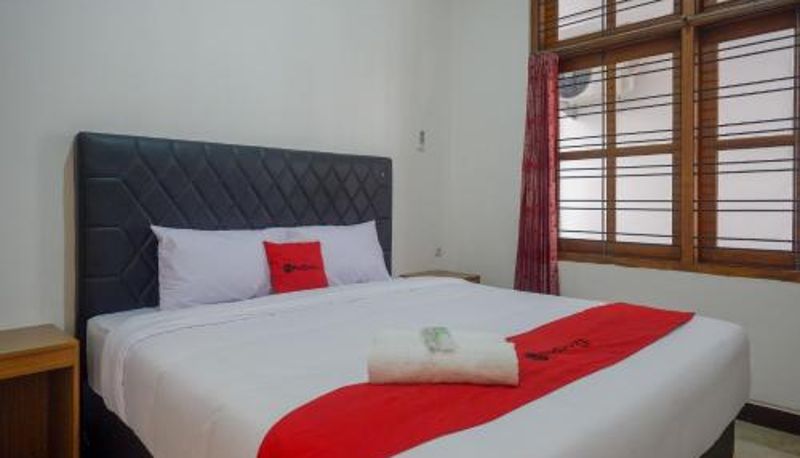 Suite - RedDoorz near Kawasan Simpang Lima Area