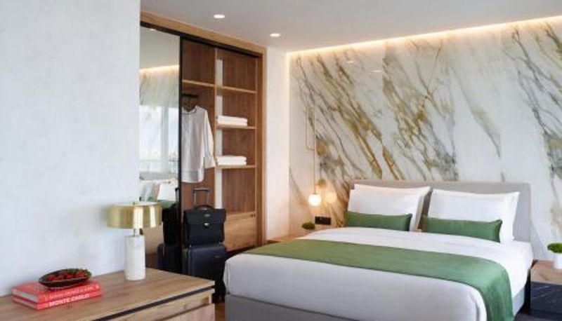 Suite - The Port Square Hotel