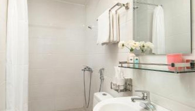 Badezimmer - Queen Cafe Hotel & Pub