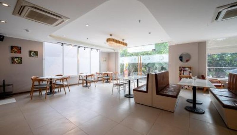 Frühstücksraum innerhalb des Restaurants - Cozrum Homes - Sonata Residence