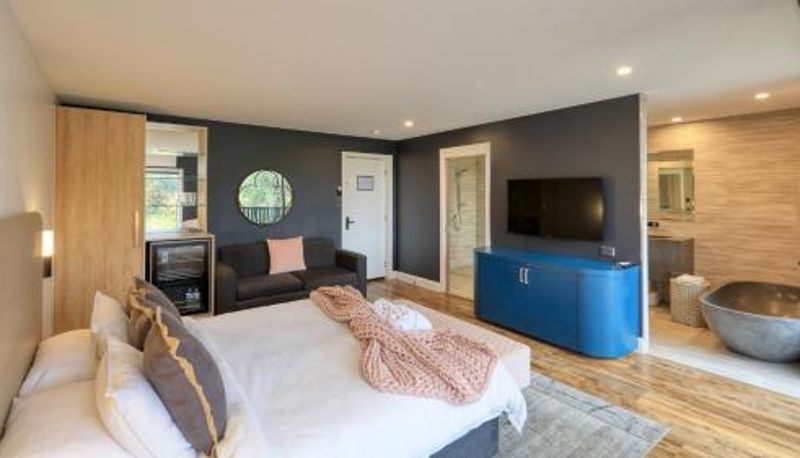 Suite - Blue Jacket Motel