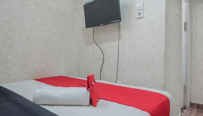 Camera - RedDoorz Syariah at Jalan Ahmad Yani Jambi
