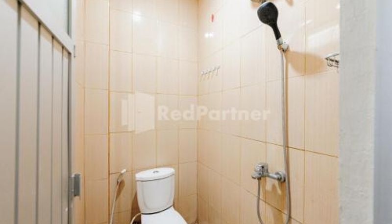 Bagno - Wisma Merdeka Syariah RedPartner