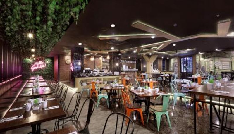 Sala prima colazione all'interno del ristorante - favehotel Madiun