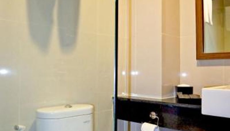 Cuarto de baño - Anara Sky Kualanamu Hotel