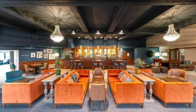 Frukostrum i restaurangen - voco Thatchers Leatherhead by IHG
