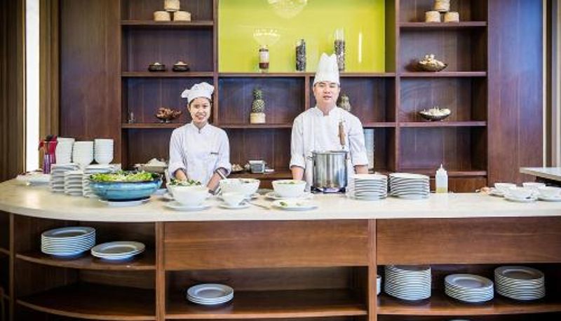 Sala prima colazione all'interno del ristorante - Muong Thanh Grand Cua Lo Hotel