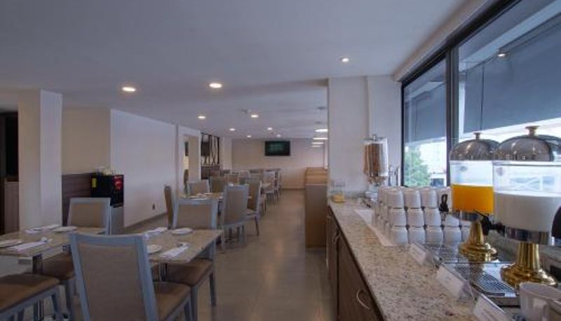 Sala śniadaniowa w restauracji - Econo Express Hotel by Nokte Inn