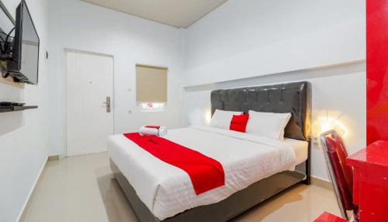 Habitación - RedDoorz Plus near Palembang Icon Mall 2