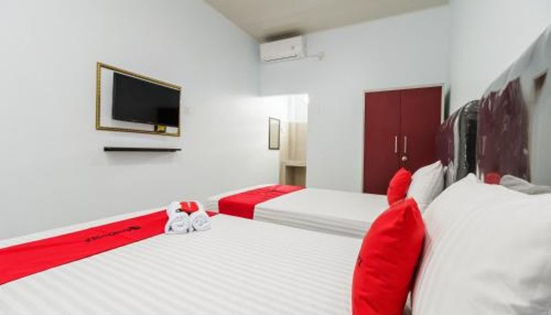 Habitación - RedDoorz Plus near Palembang Icon Mall 2