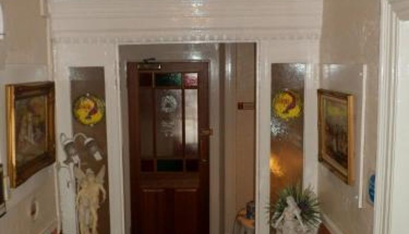 Información - Camelot Hotel - Couples Only