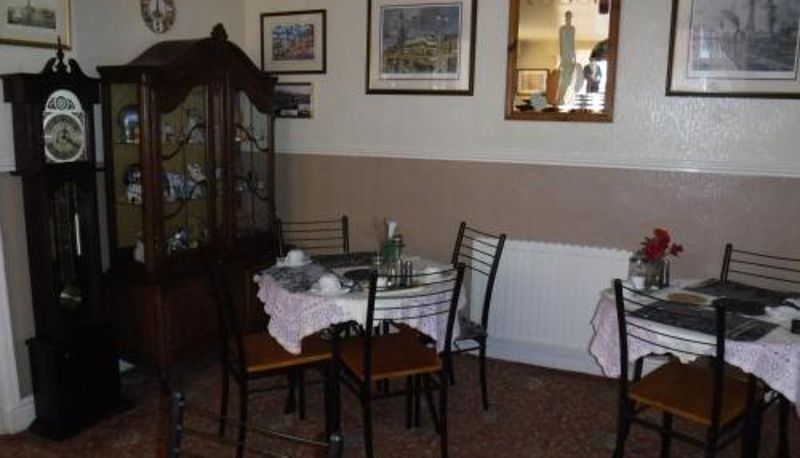 Información - Camelot Hotel - Couples Only