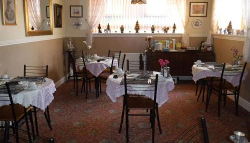 Información - Camelot Hotel - Couples Only