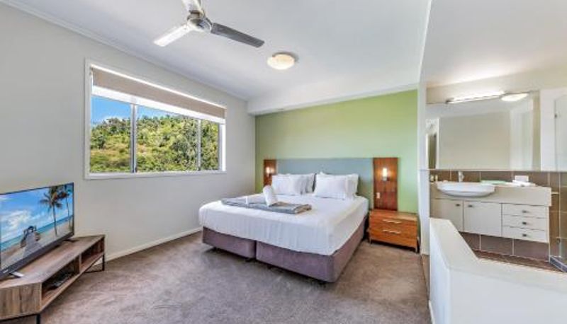 Daire - Airlie Summit Apartments