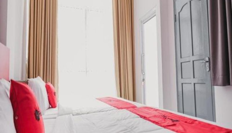 Zimmer - RedDoorz @ Jalan Sukabangun 2 Palembang