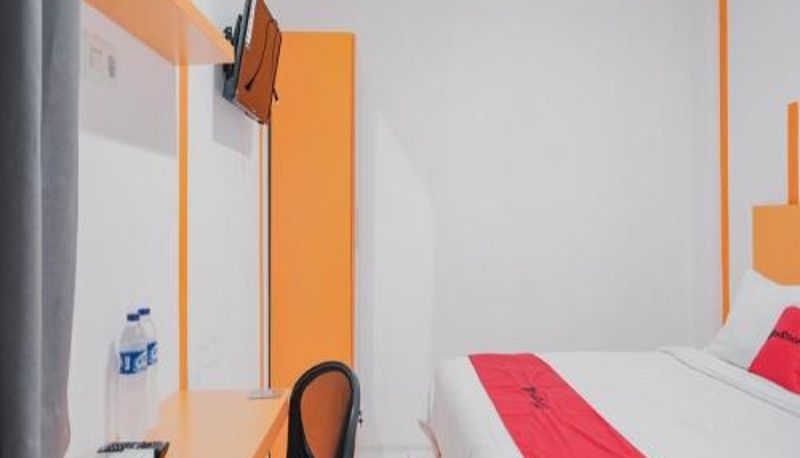 Zimmer - RedDoorz @ Jalan Sukabangun 2 Palembang