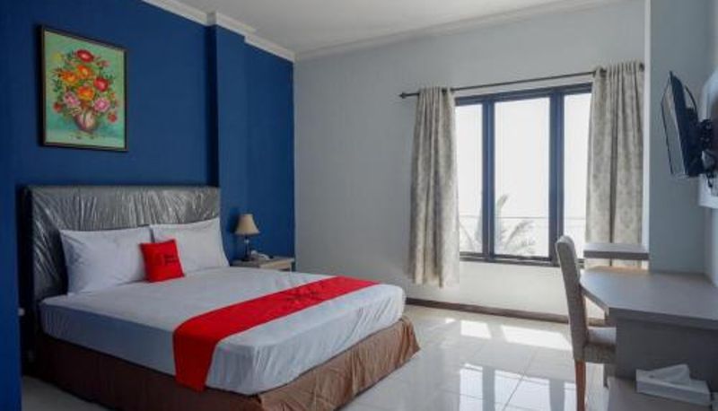 Süit - RedDoorz Plus Syariah @ Hotel Boulevard Luwuk