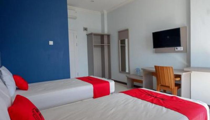 Oda - RedDoorz Plus Syariah @ Hotel Boulevard Luwuk