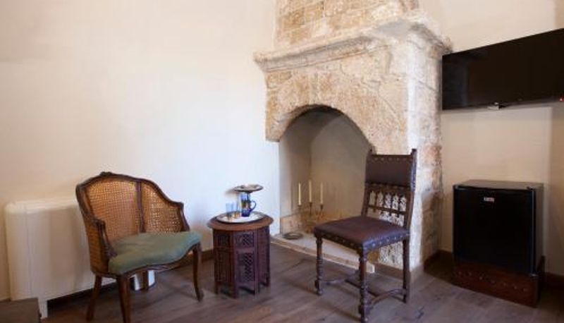 Info - Porolithos Boutique Hotel