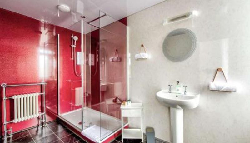 Banyo - The Castle Hotel