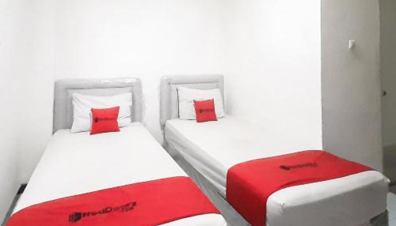 Camera - RedDoorz Syariah Near Transmart Mall Palembang