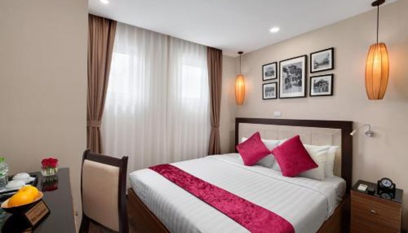 Oda - Golden Moon Suite Hotel & Travel