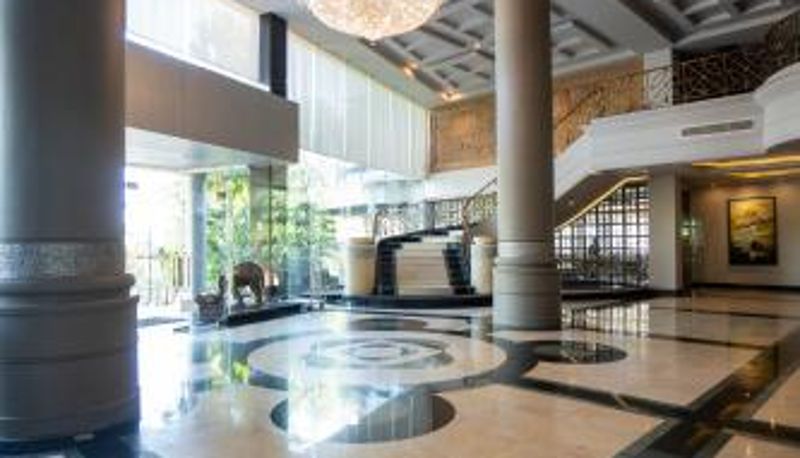 Rezeption - The Grand Riverside Hotel