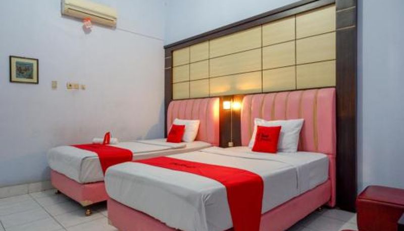 Zimmer - RedDoorz Plus Syariah near Stasiun Pekalongan 2