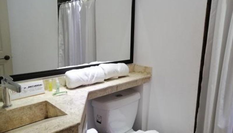 Badezimmer - HOTEL LOS PORTALES CHIGNAHUAPAN