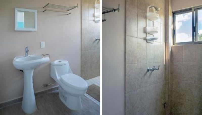 Badezimmer - Capital O Cancun International Airport 24 7