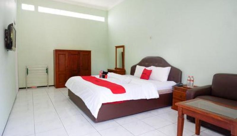 Oda - RedDoorz Plus near Stadion Wijaya Kusuma
