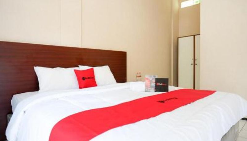 Oda - RedDoorz Plus near Stadion Wijaya Kusuma
