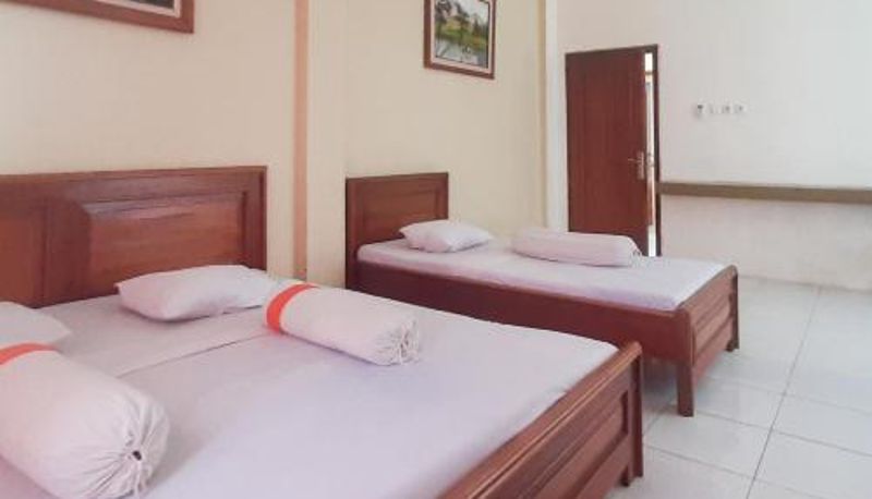 Pokój typu family - RedDoorz Syariah At Penginapan Sederhana Palembang
