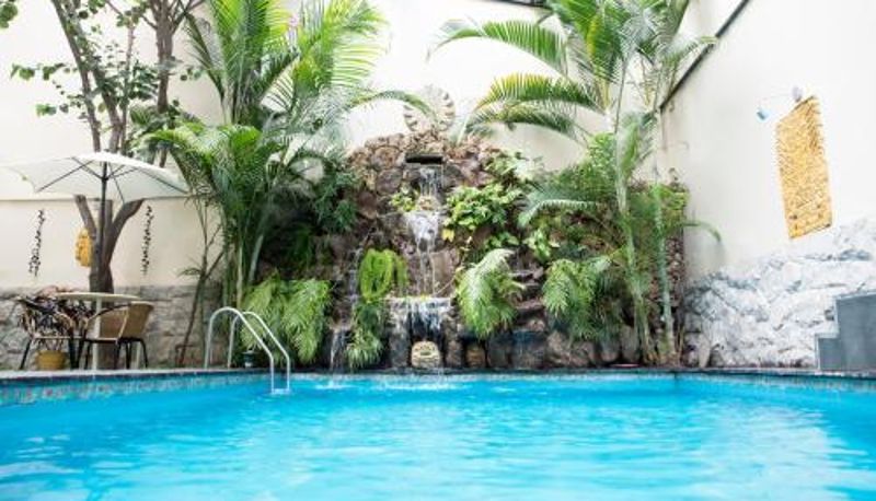 Piscina - Inkari Suites Hotel