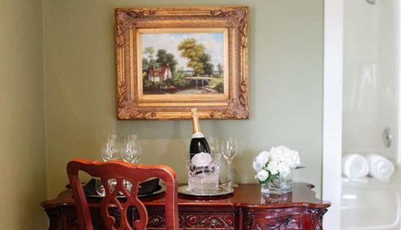 Oda - Riverbend Inn & Vineyard