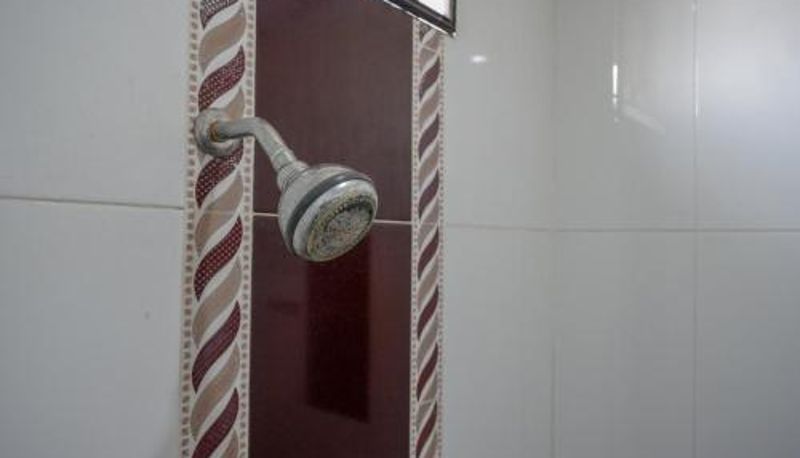 Bagno - RedDoorz at Jalan Emmy Saelan Palu