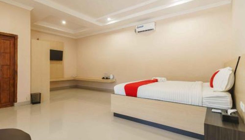 Standard room - RedDoorz @ Hotel Copacobana Bengkulu