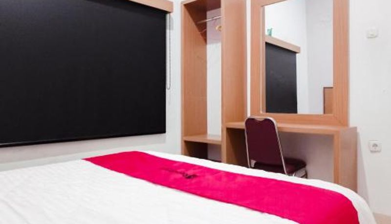 Room - RedDoorz Syariah at Kiapma Hotel