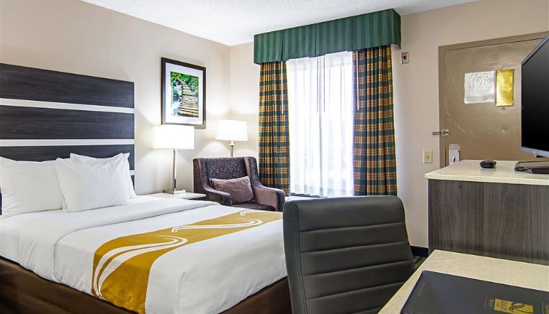 Room - Quality Inn Savannah I-95